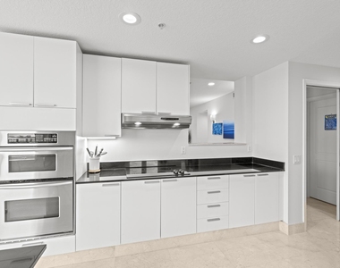 309 E Ocean Avenue - Photo Thumbnail 12