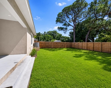 410 Ne 34th Street - Photo Thumbnail 2