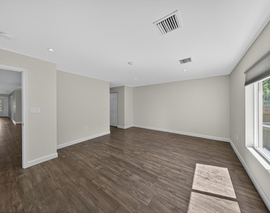 410 Ne 34th Street - Photo Thumbnail 18