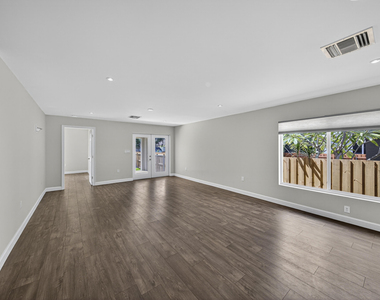 410 Ne 34th Street - Photo Thumbnail 14