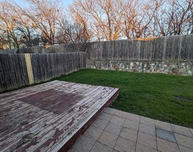 16424 Red River Lane - Photo Thumbnail 10