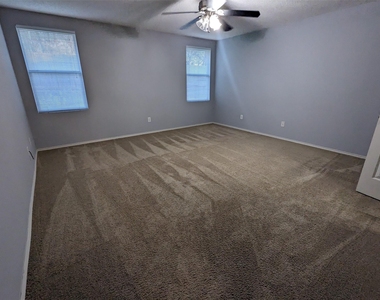 16424 Red River Lane - Photo Thumbnail 4