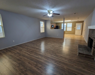 16424 Red River Lane - Photo Thumbnail 3
