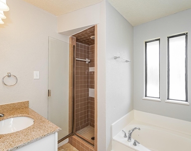 6476 Sudbury Way - Photo Thumbnail 15