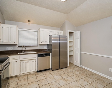 6476 Sudbury Way - Photo Thumbnail 6