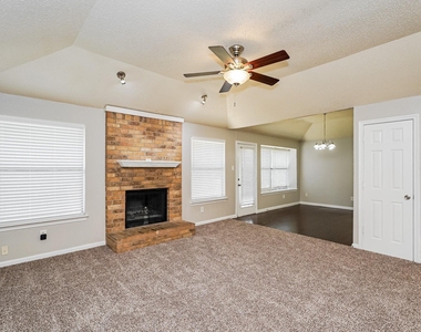 6476 Sudbury Way - Photo Thumbnail 3
