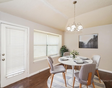 6476 Sudbury Way - Photo Thumbnail 5