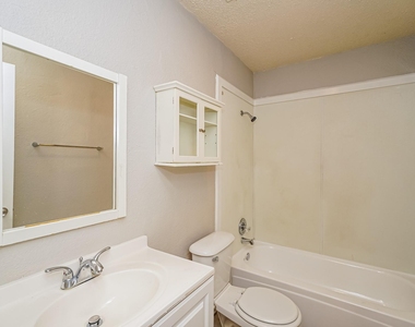 6476 Sudbury Way - Photo Thumbnail 16