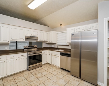 6476 Sudbury Way - Photo Thumbnail 7