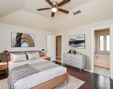 6476 Sudbury Way - Photo Thumbnail 9