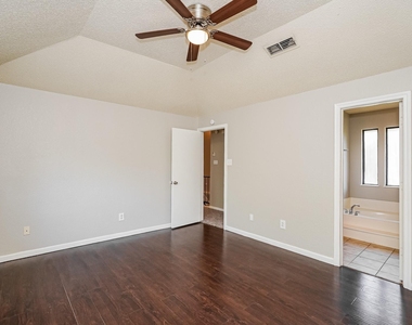 6476 Sudbury Way - Photo Thumbnail 8