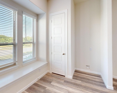 16154 Doe Lake Drive - Photo Thumbnail 7