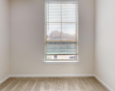 16154 Doe Lake Drive - Photo Thumbnail 10