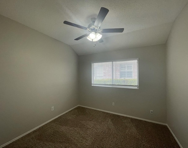 7709 Amsterdam Lane - Photo Thumbnail 11