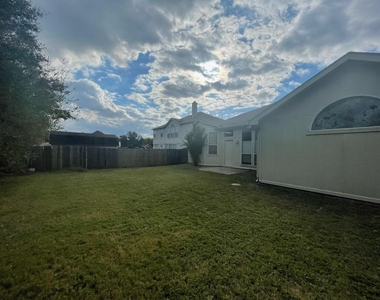 7709 Amsterdam Lane - Photo Thumbnail 13