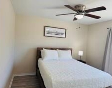 5615 Andalusia Way - Photo Thumbnail 14
