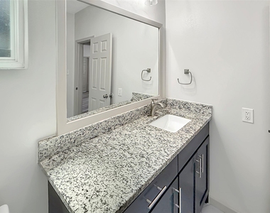 1719 25th Street - Photo Thumbnail 13