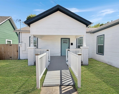 1719 25th Street - Photo Thumbnail 1