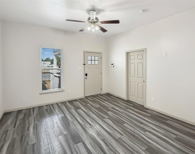 1719 25th Street - Photo Thumbnail 8