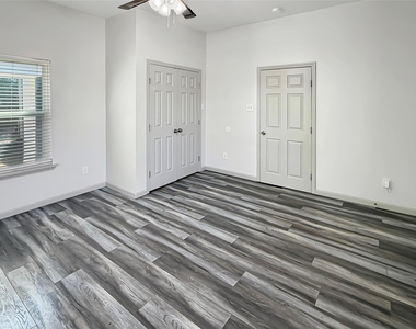 1719 25th Street - Photo Thumbnail 10