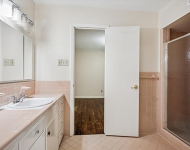 1725 Mapleton Drive - Photo Thumbnail 12