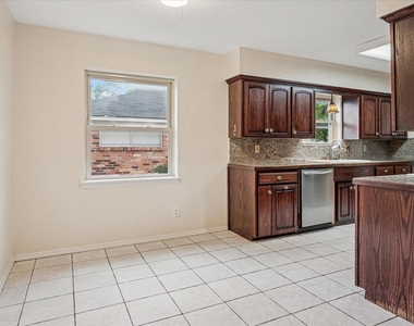 1725 Mapleton Drive - Photo Thumbnail 6