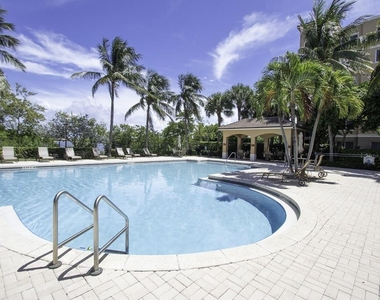 900 Scotia Drive - Photo Thumbnail 2