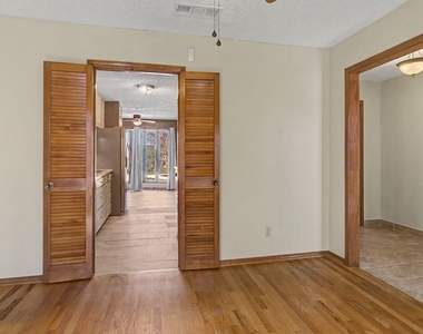 604 Baker Drive - Photo Thumbnail 6