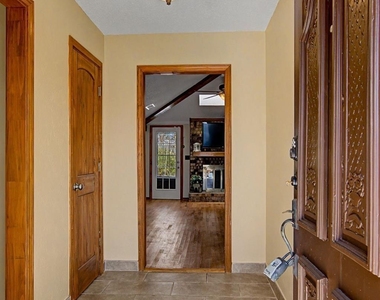 604 Baker Drive - Photo Thumbnail 3