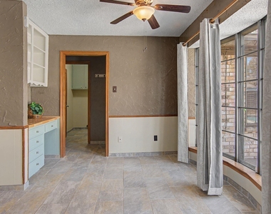 604 Baker Drive - Photo Thumbnail 12