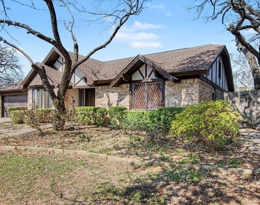 604 Baker Drive - Photo Thumbnail 2