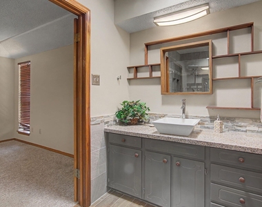 604 Baker Drive - Photo Thumbnail 21