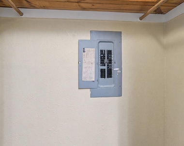604 Baker Drive - Photo Thumbnail 26
