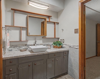 604 Baker Drive - Photo Thumbnail 25