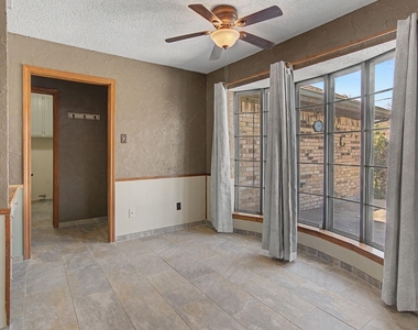 604 Baker Drive - Photo Thumbnail 13