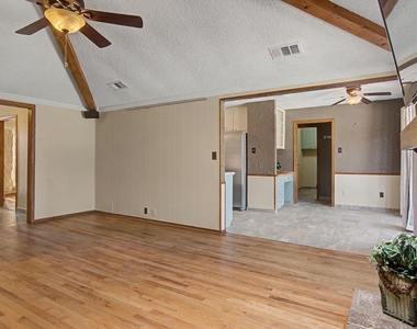 604 Baker Drive - Photo Thumbnail 8