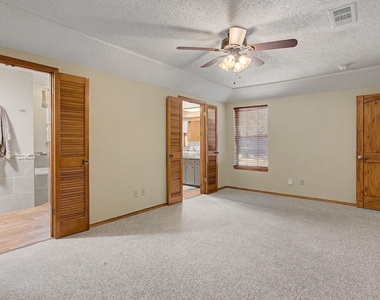 604 Baker Drive - Photo Thumbnail 19