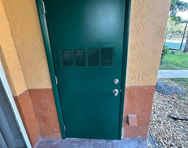 10773 Cleary Boulevard - Photo Thumbnail 19
