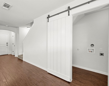 236-238 W Lake - Photo Thumbnail 17