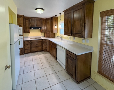 8637 N Normandale Street - Photo Thumbnail 7