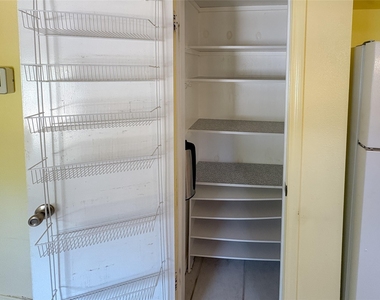 8637 N Normandale Street - Photo Thumbnail 9