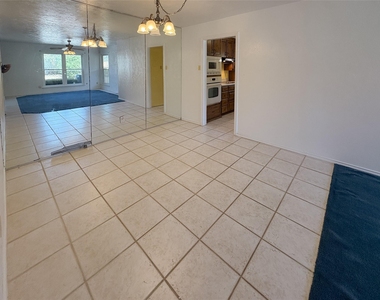 8637 N Normandale Street - Photo Thumbnail 4