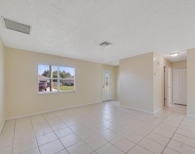 819 Sw Amethist Terrace - Photo Thumbnail 9