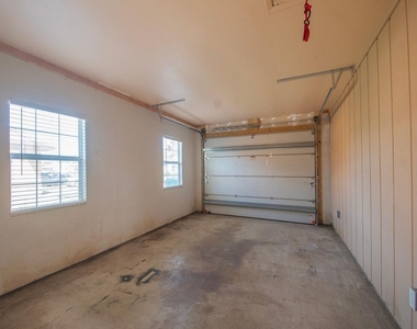 819 Sw Amethist Terrace - Photo Thumbnail 19