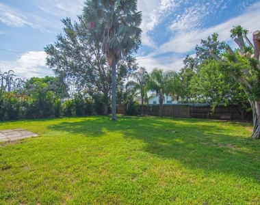 819 Sw Amethist Terrace - Photo Thumbnail 20