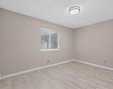 304 Cole Street - Photo Thumbnail 23