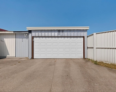 304 Cole Street - Photo Thumbnail 36