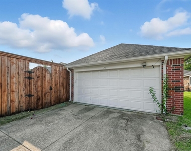 2711 Primrose Lane - Photo Thumbnail 17