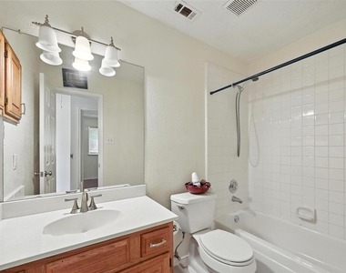2711 Primrose Lane - Photo Thumbnail 13
