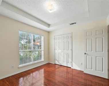 2711 Primrose Lane - Photo Thumbnail 9